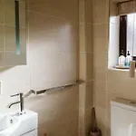 Our Snug شقة
